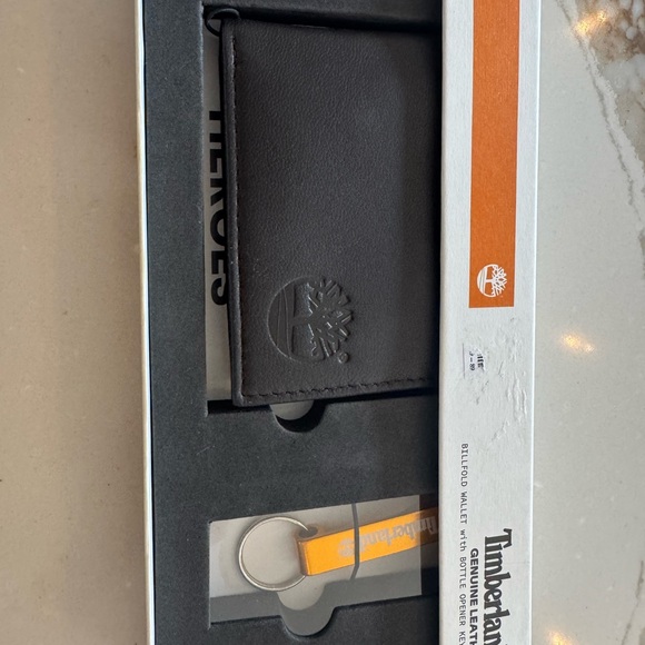 Timberland Brown Leather Wallet and Keychain Set - Picture 1 of 3